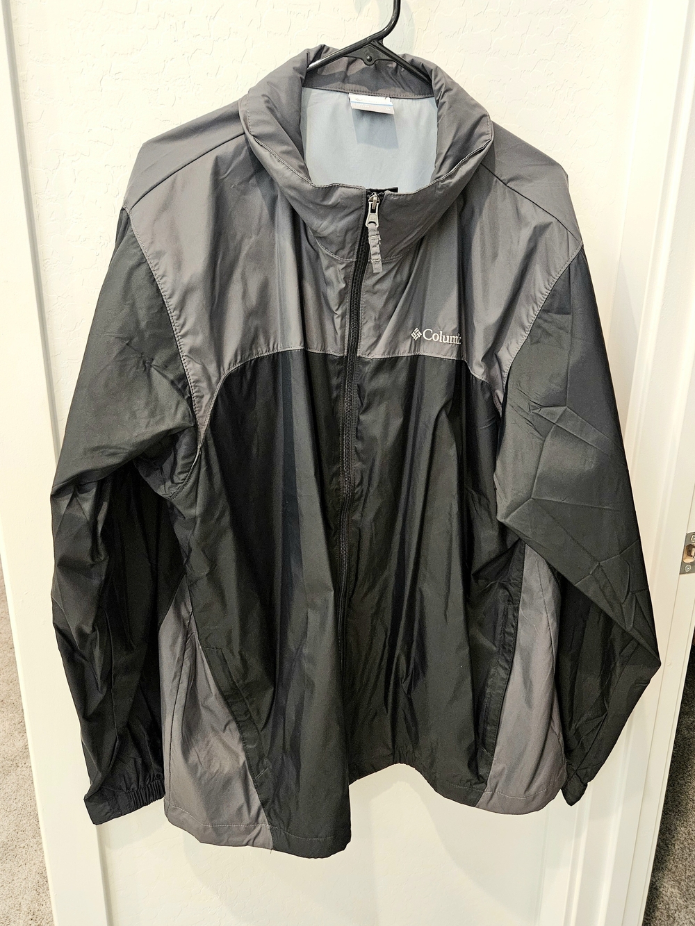 Columbia Men's Black and Gray Rain Jacket